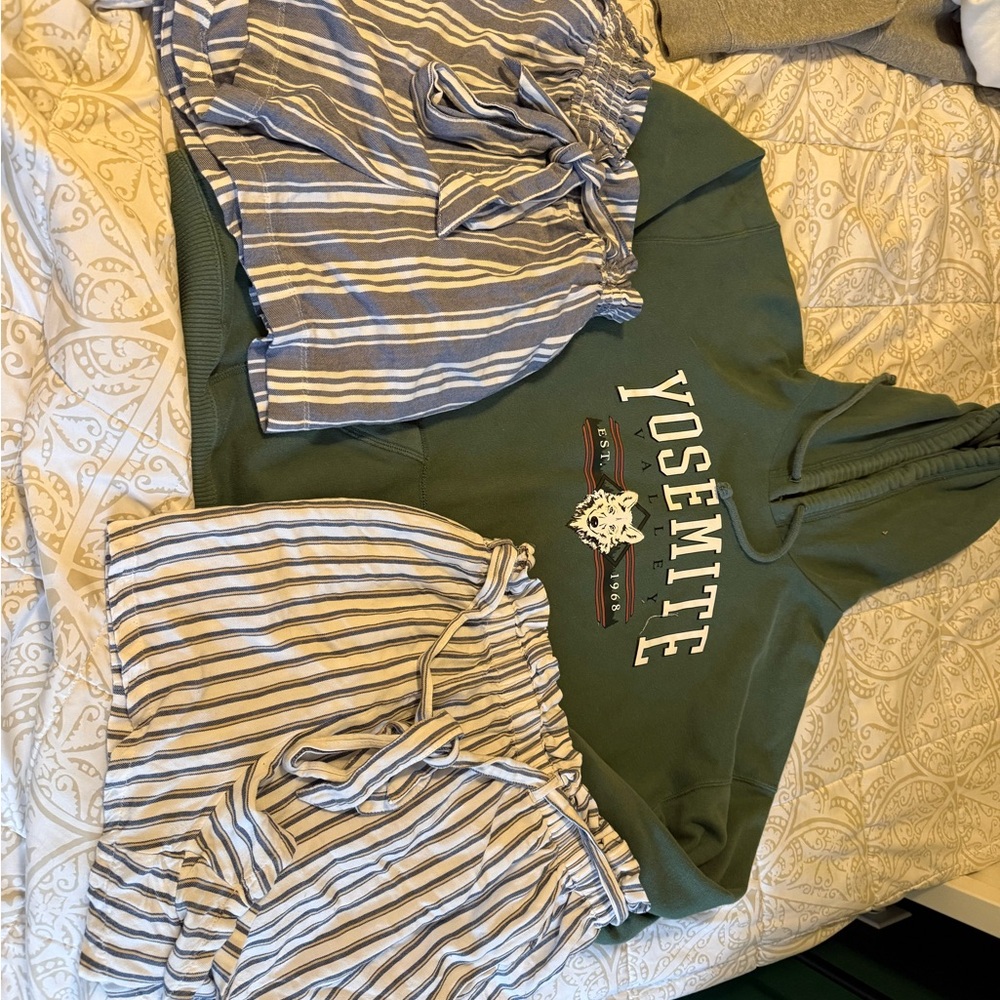 Hollister shorts and hoodie